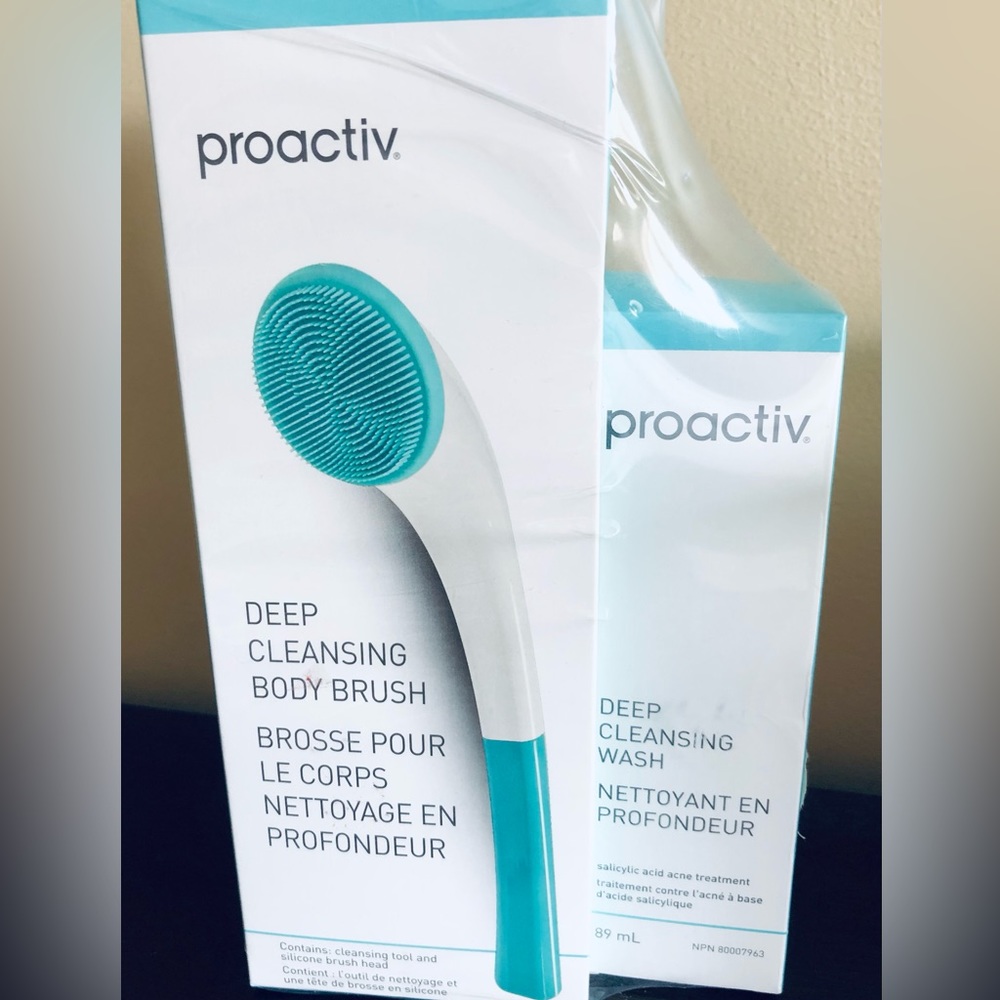 BNIB Proactiv Body Brush & Wash